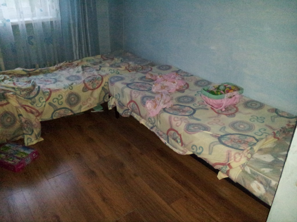 The girls' room before we could buy all the bedding. Good thing it wasn't that cold yet.